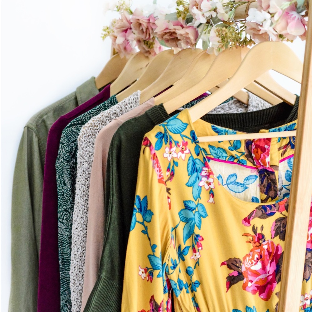 Welcome to Holly’s Hanger! - Picture 2 of 2